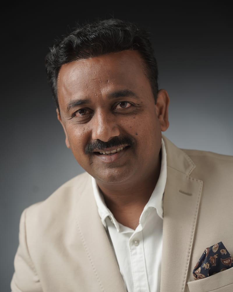 Shri Nitin Thorat, Founder and Director, Impact Photo Studio